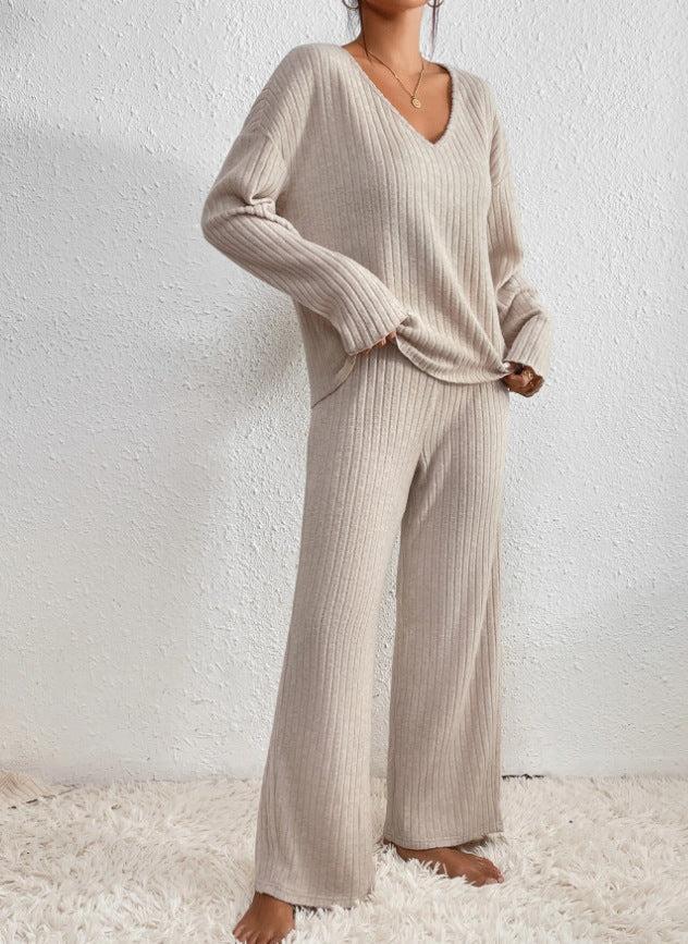 Dames Ribgebreid Huispak Met V-Hals Trui En Wijde Broek in Beige