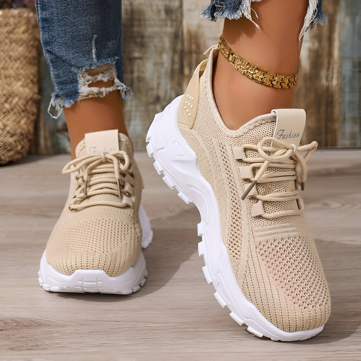 Dames sneakers met brede neus en dikke gedempte zool