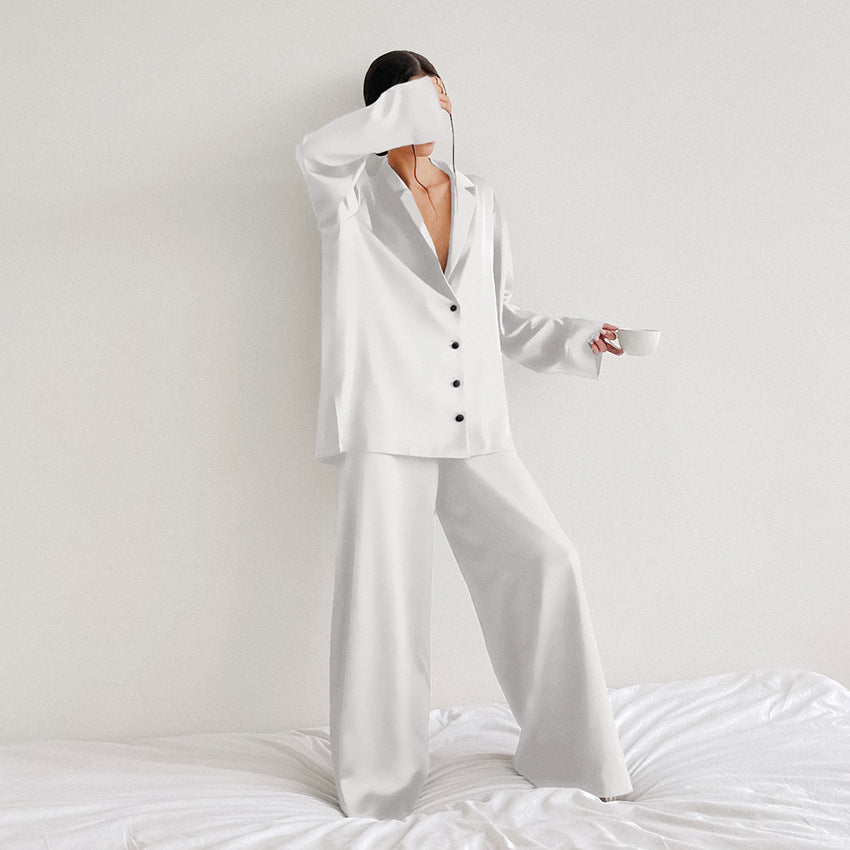 Dames Tweedelige Pyjamaset Met Satijnen Look En Reverskraag in Wit