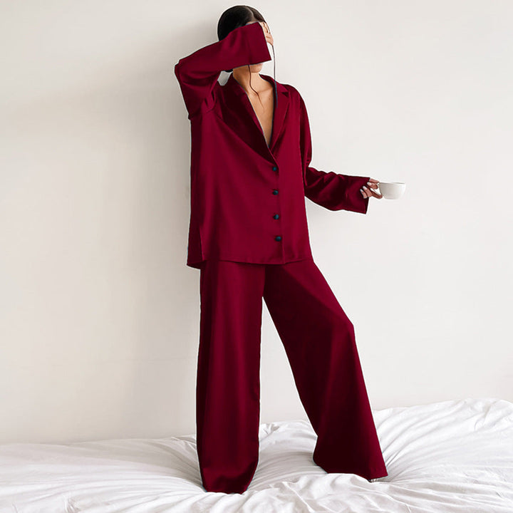 Dames Tweedelige Pyjamaset Met Satijnen Look En Reverskraag in Bordeauxrood
