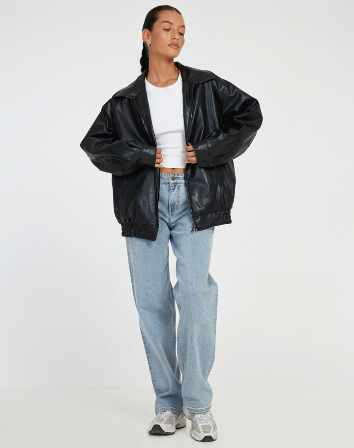 Dames Oversized Bomberjack In Leerlook Met Brede Puntkraag in Zwart