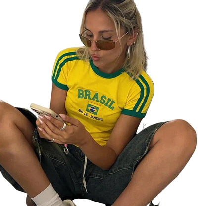 Cropped T shirt voor dames met strepen in Braziliaanse print Aansluitend