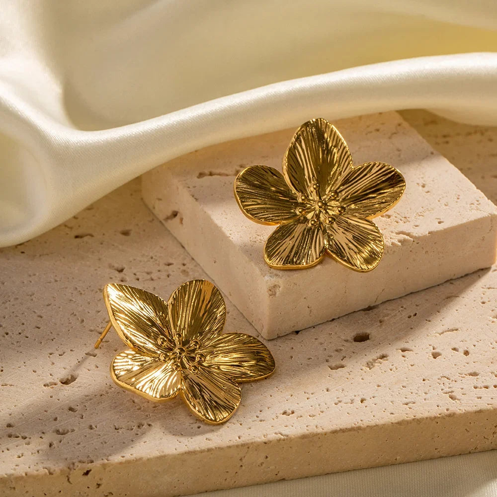 Juliette – Vintage Gouden Bloem Oorbellen Modehuis-Nederland