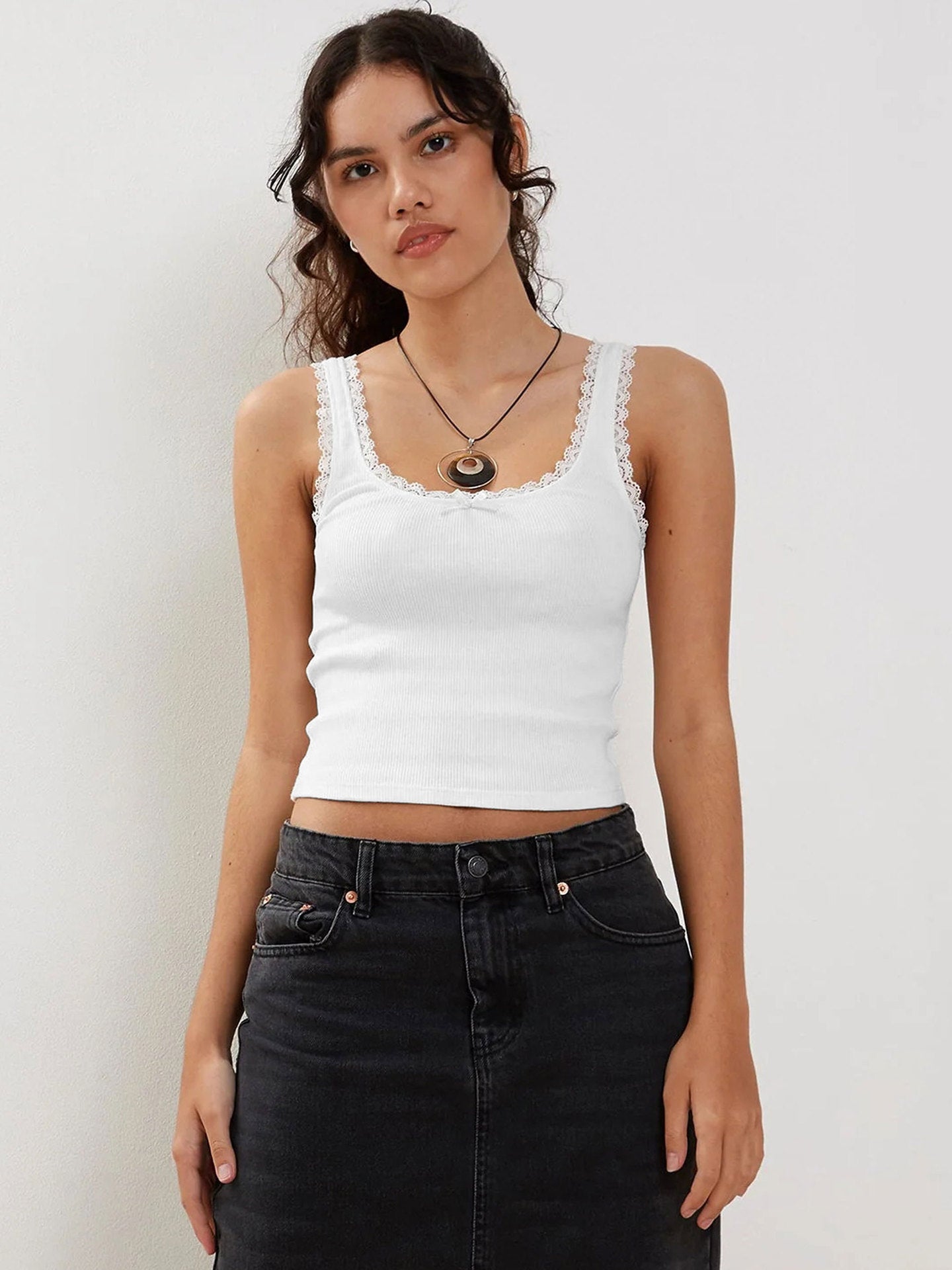 Dames Coquette Lace Trim Crop Top Ribbed