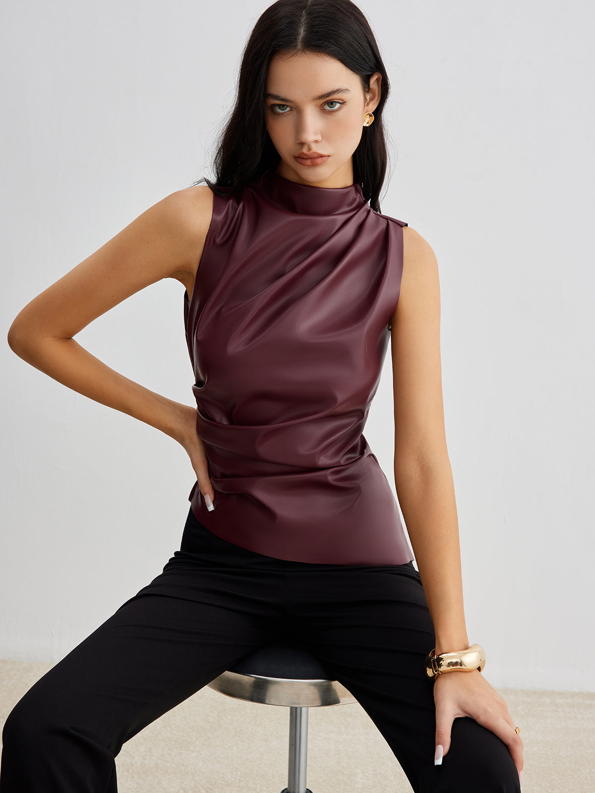 Dames Draped Top Mock Neck