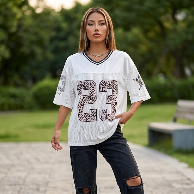 Dames Oversized Jersey T Shirt V Hals Panter Print Modehuis-Nederland