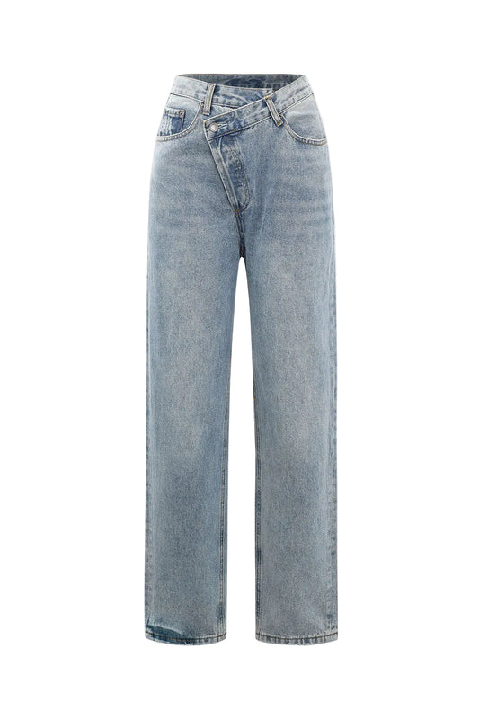 Damesjeans met wijde pijpen en gekruiste bandjes