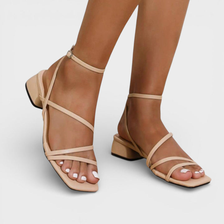 Dames Riempjessandalen Met Vierkante Neus En Lage Blokhak in Beige