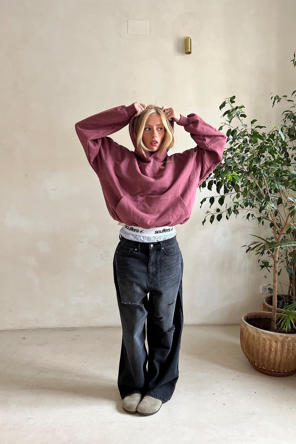 Dames Hoodie Met Ruimvallende Pasvorm En Rugopdruk detailfoto 2