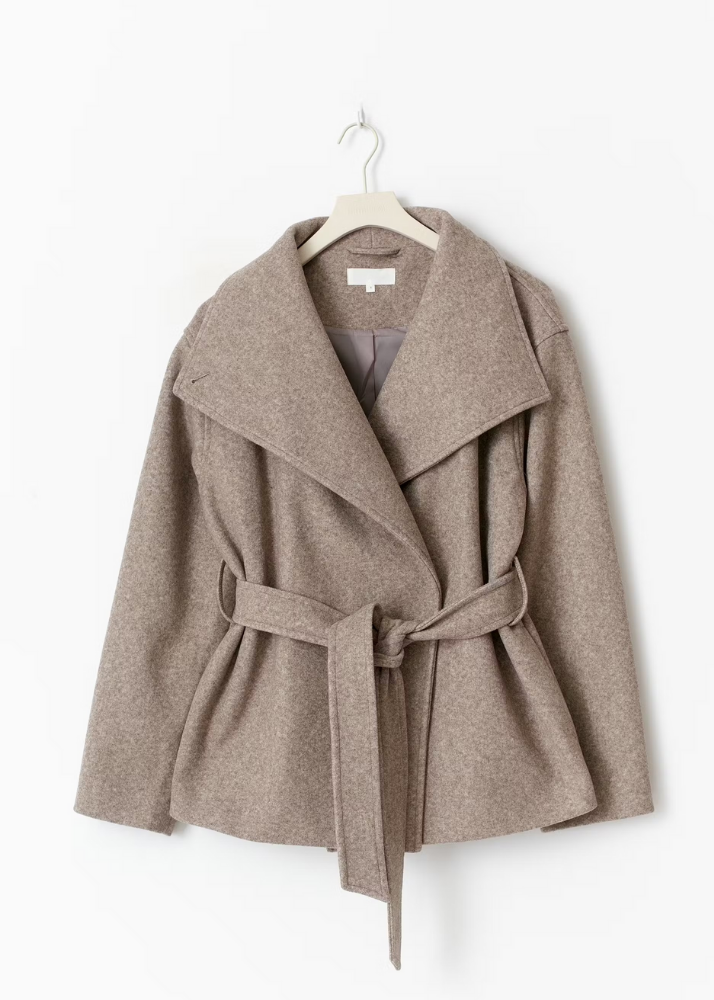 Dames wikkeljas in Taupe op een hanger