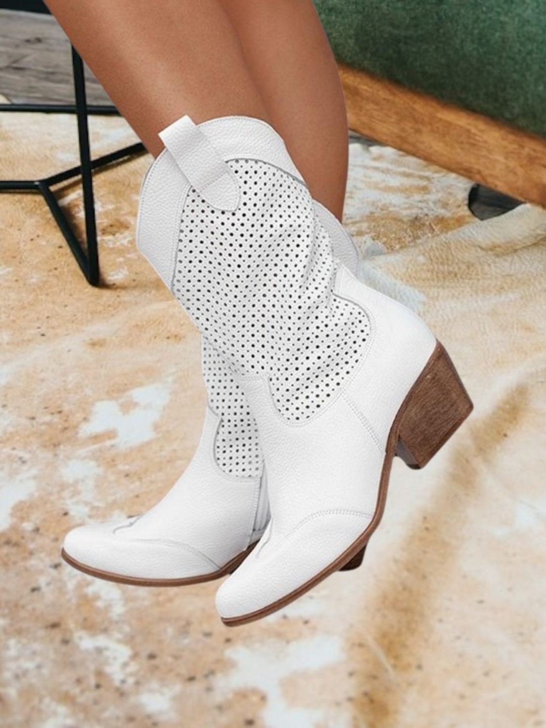 Dames Cowboylaarzen Met Geperforeerde Schacht En Blokhak in Wit