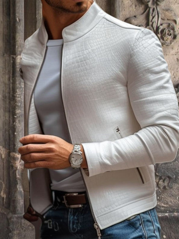 Wit leerlook jack voor heren, detail van de opstaande kraag en ritszak