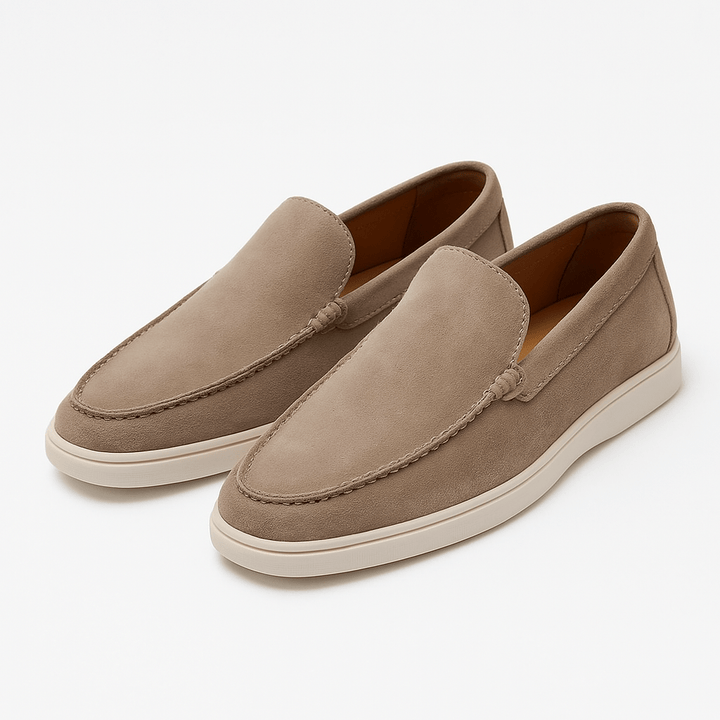 Heren Suèdelook Loafers Met Mocassinnaad En Witte Zool in Taupe