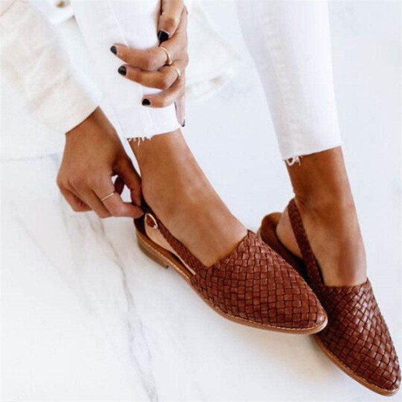 Dames Gevlochten Slingback Flats Met Puntige Neus En Lage Hak in Donkerbruin