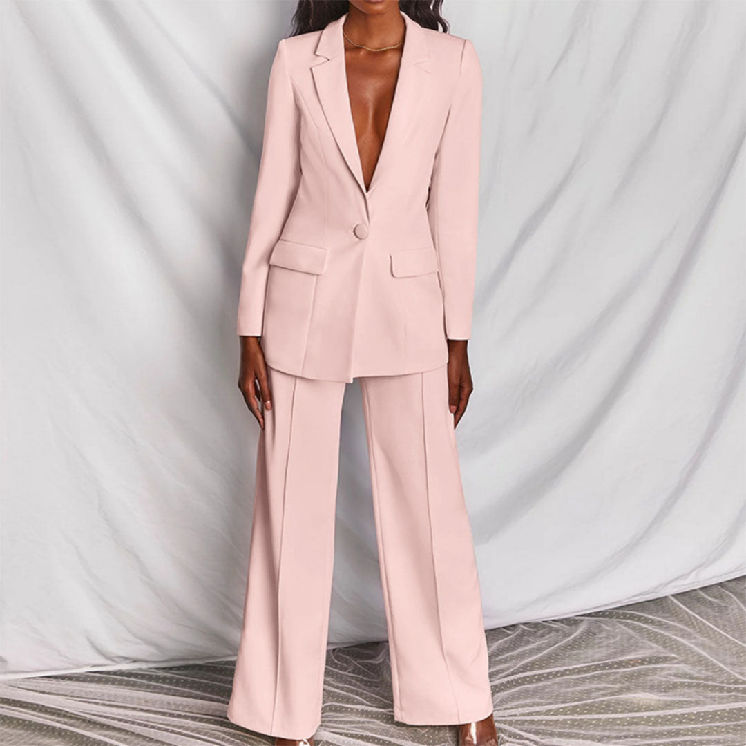 Damespakset in lichtroze met getailleerde blazer