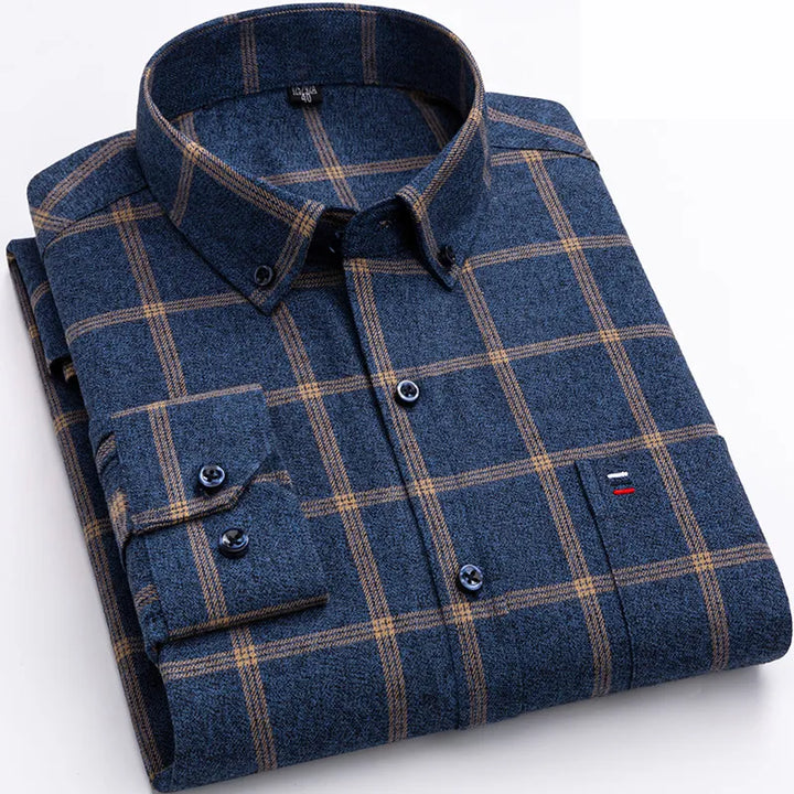 Geruit katoenen herenoverhemd in marineblauw met beige ruit