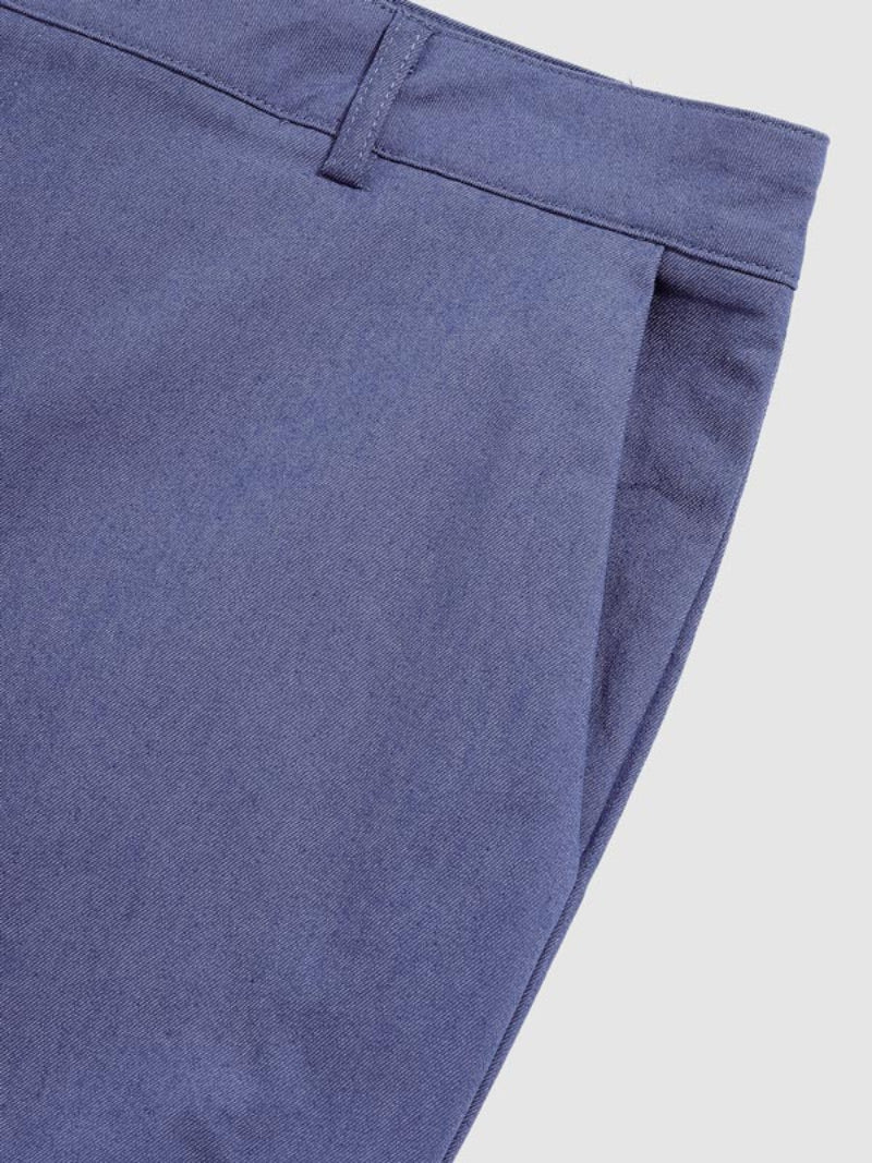 Slim fit chino broek voor heren met riemlussen