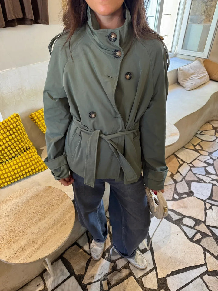 Dames Getailleerde Trenchcoat Met Taillegordel in Donkergroen