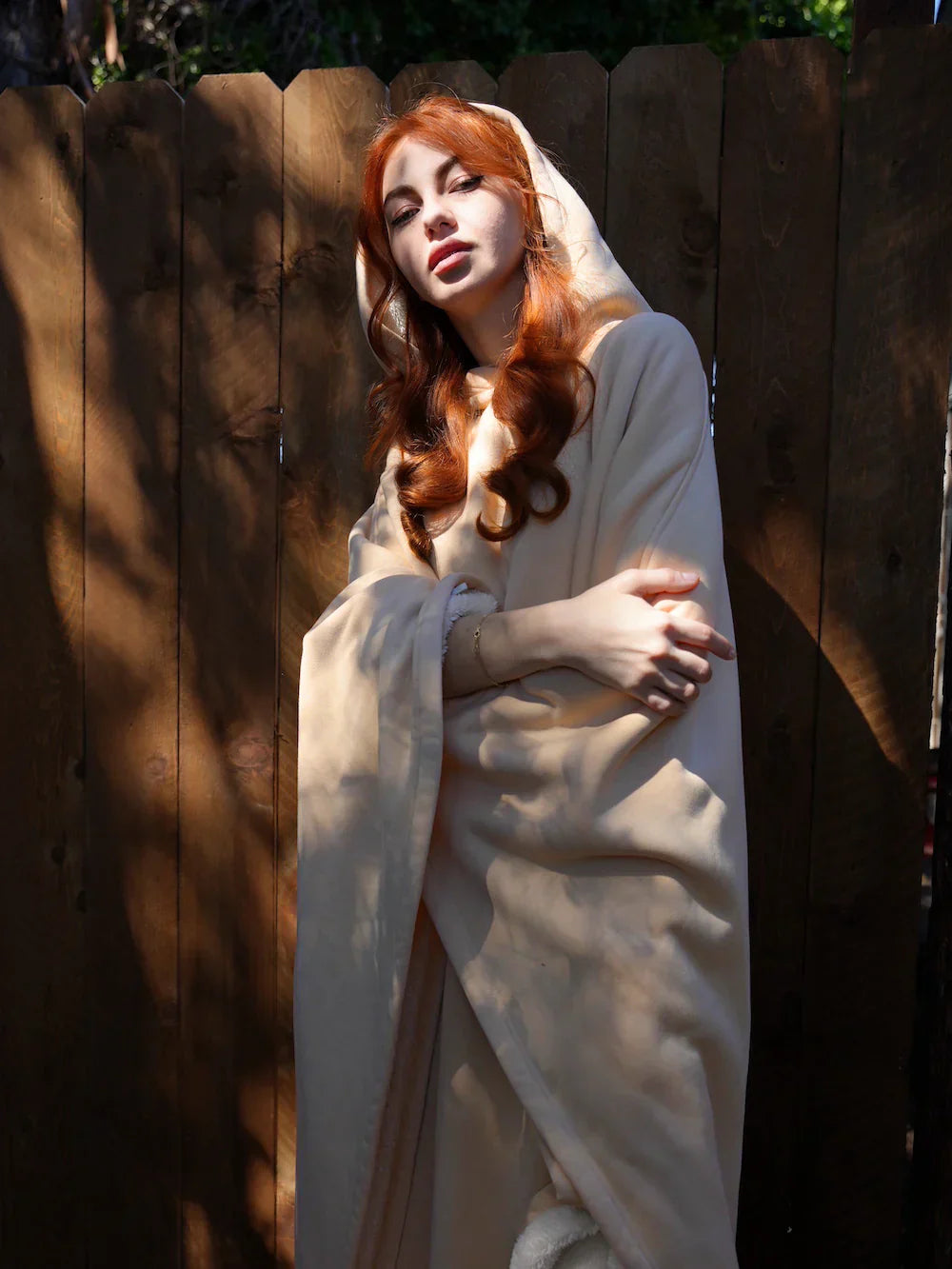 Eden Hoodie Blanket – Jouw Cocoon van Comfort Velora-Amsterdam