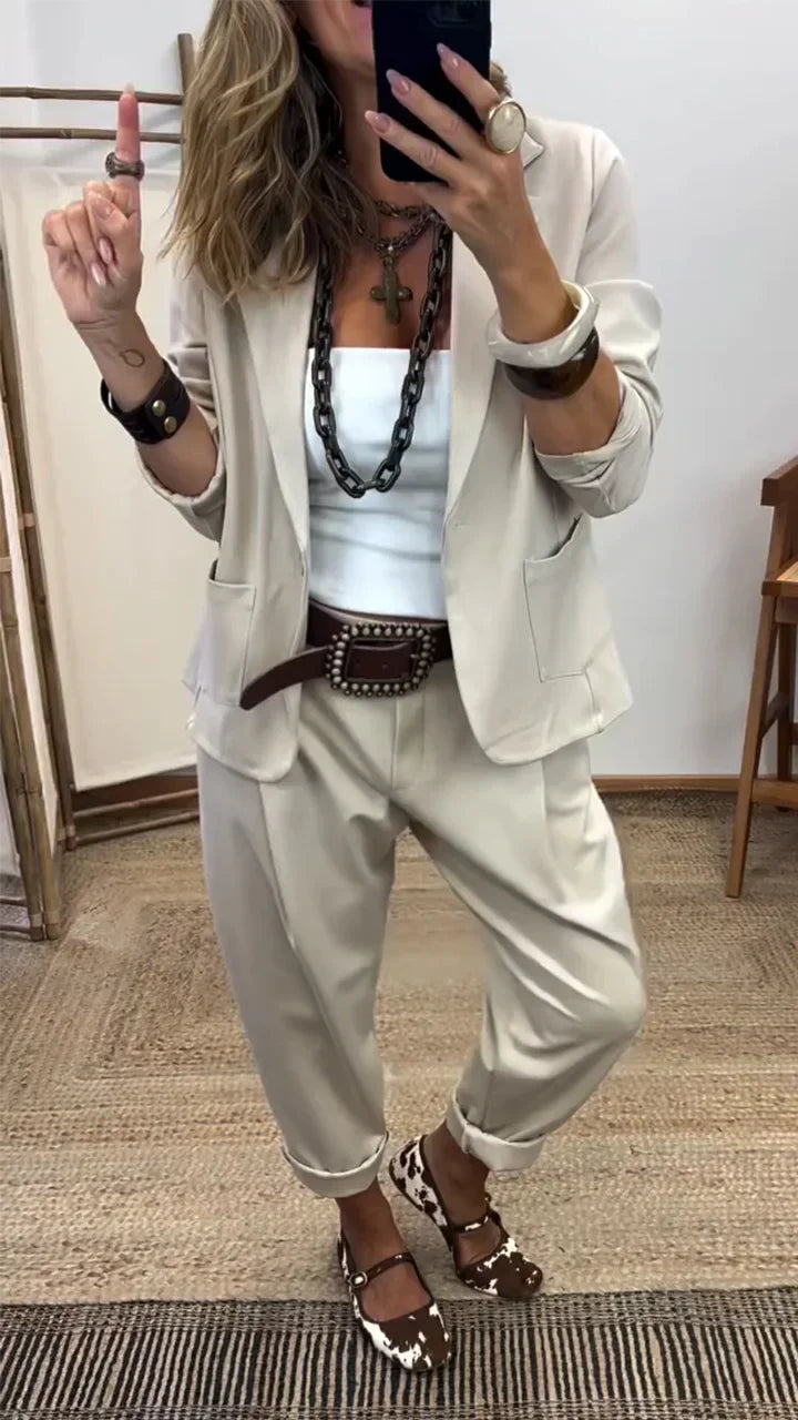 Dames Zomerse Blazerset Met Eén Knoop En Losse Omslagbroek in Beige