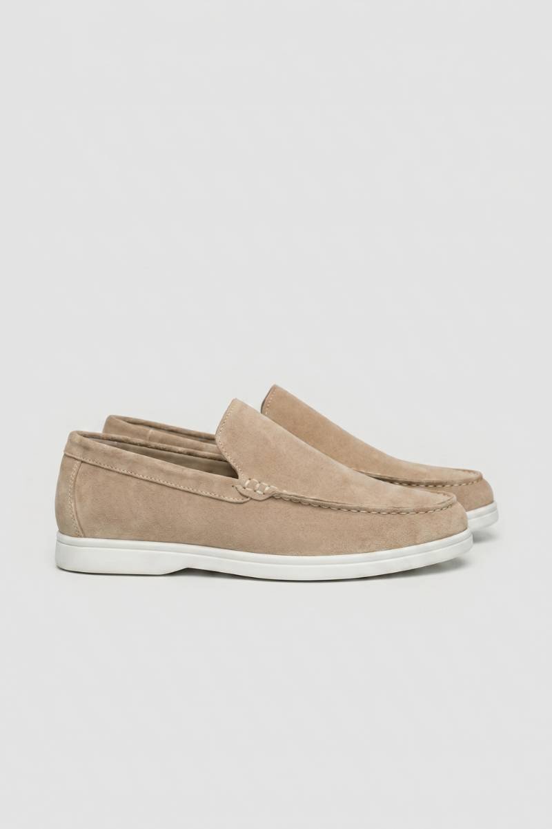 Heren Loafers In Suèdelook Met Witte Rubberzool En Sierstiksel in Beige