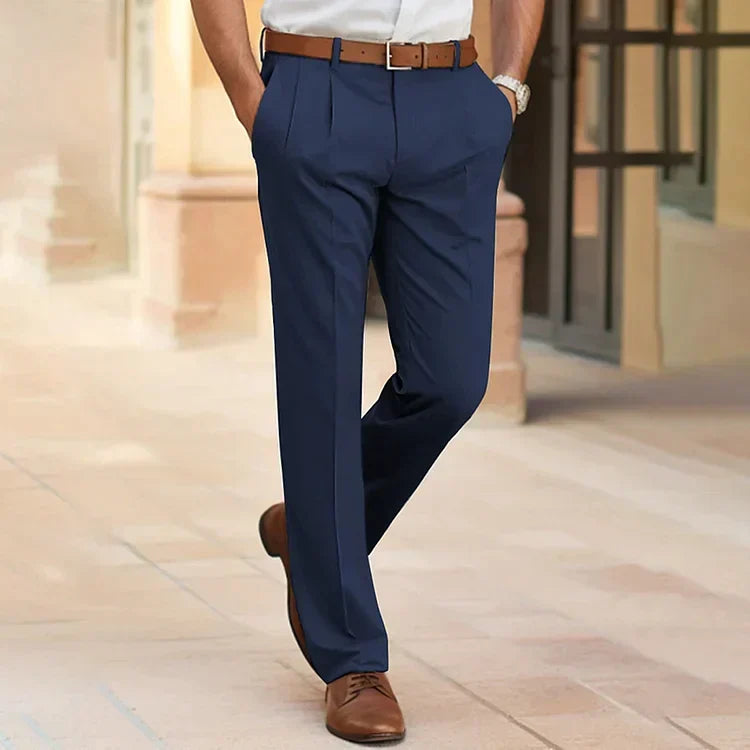 Zakelijke pantalon voor heren in donkerblauw met bandplooien